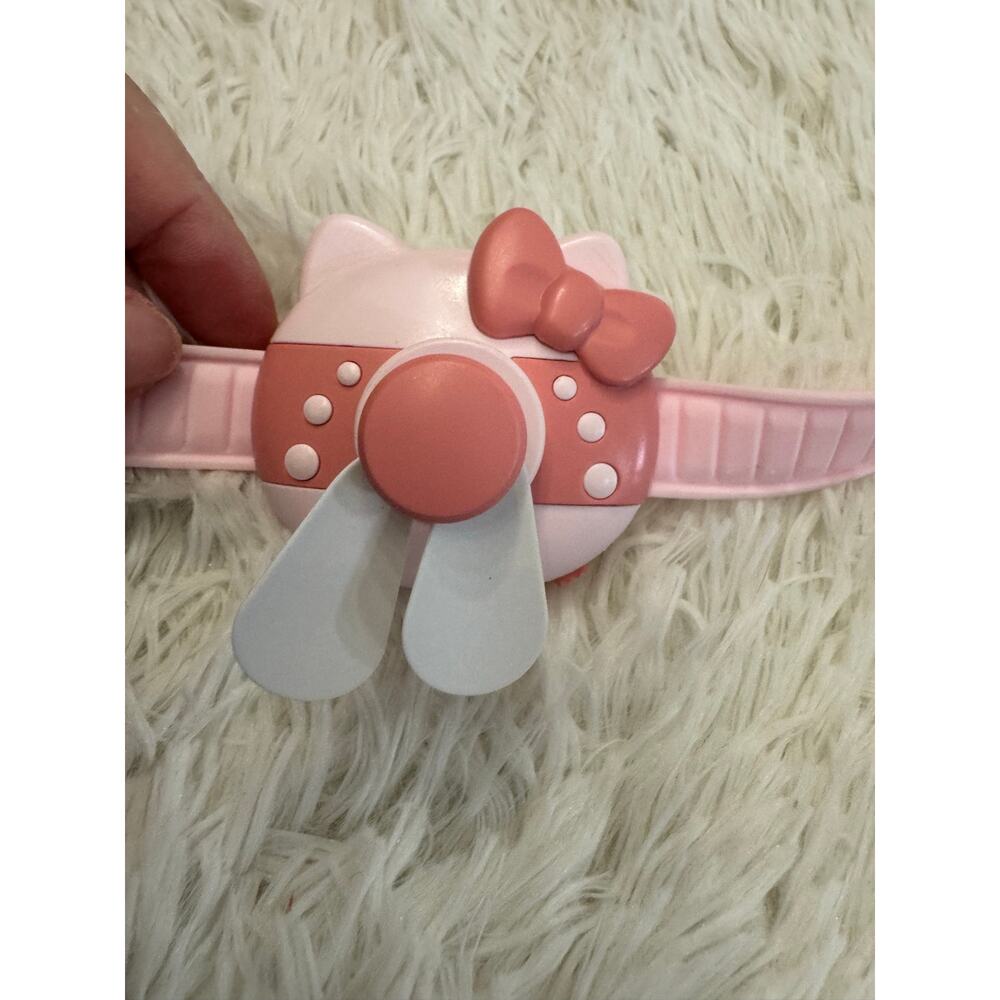 Hello Kitty wrist fan rechargeable pink ideal x concerts festivals theme parks - Picture 2 of 6